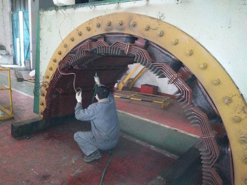 蘭電近期對103噸的大直流電機進行檢測，維護，更換軸瓦，絕緣處理。